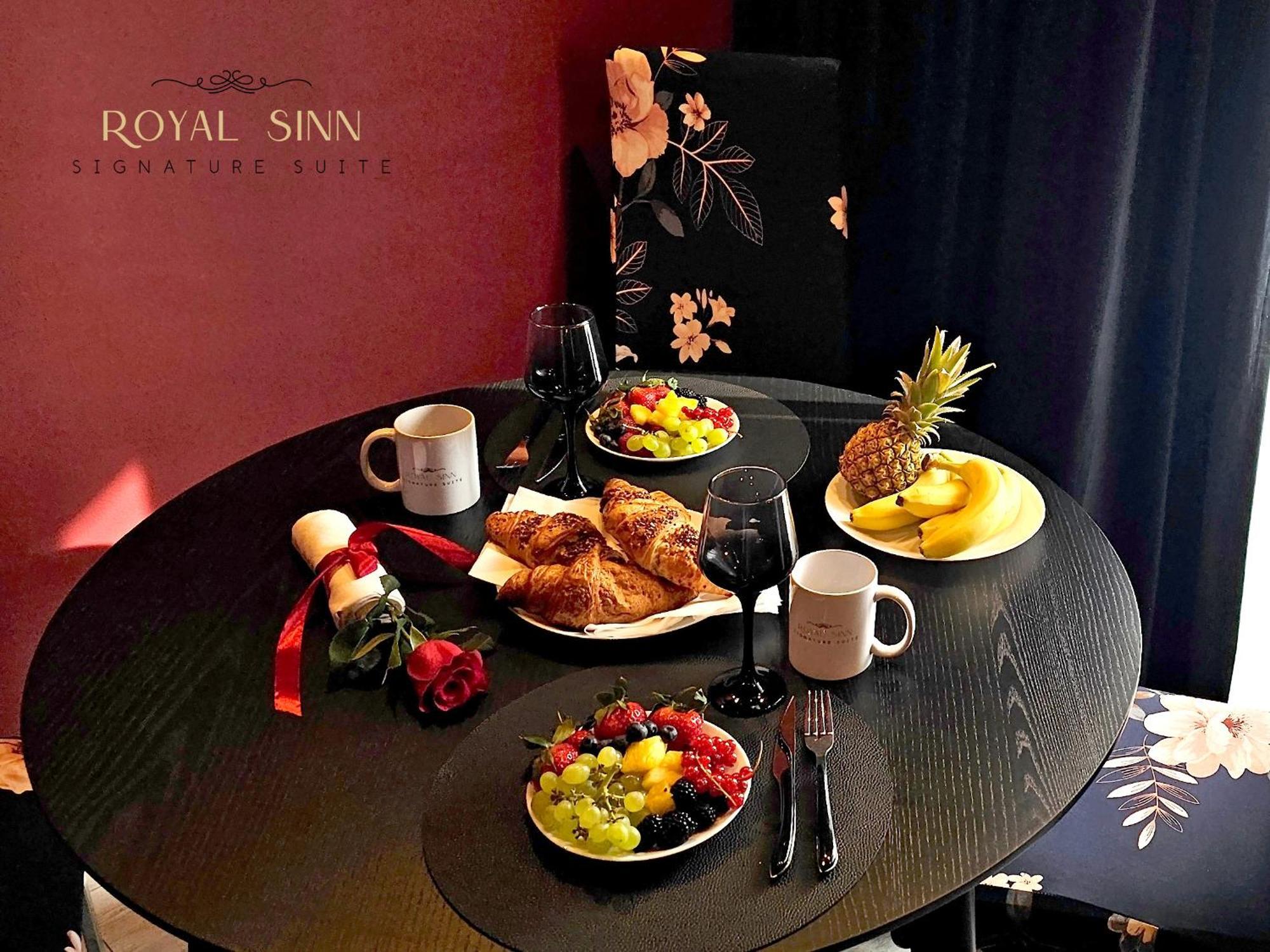 Royal Sinn Signature Suite Бухарест Экстерьер фото
