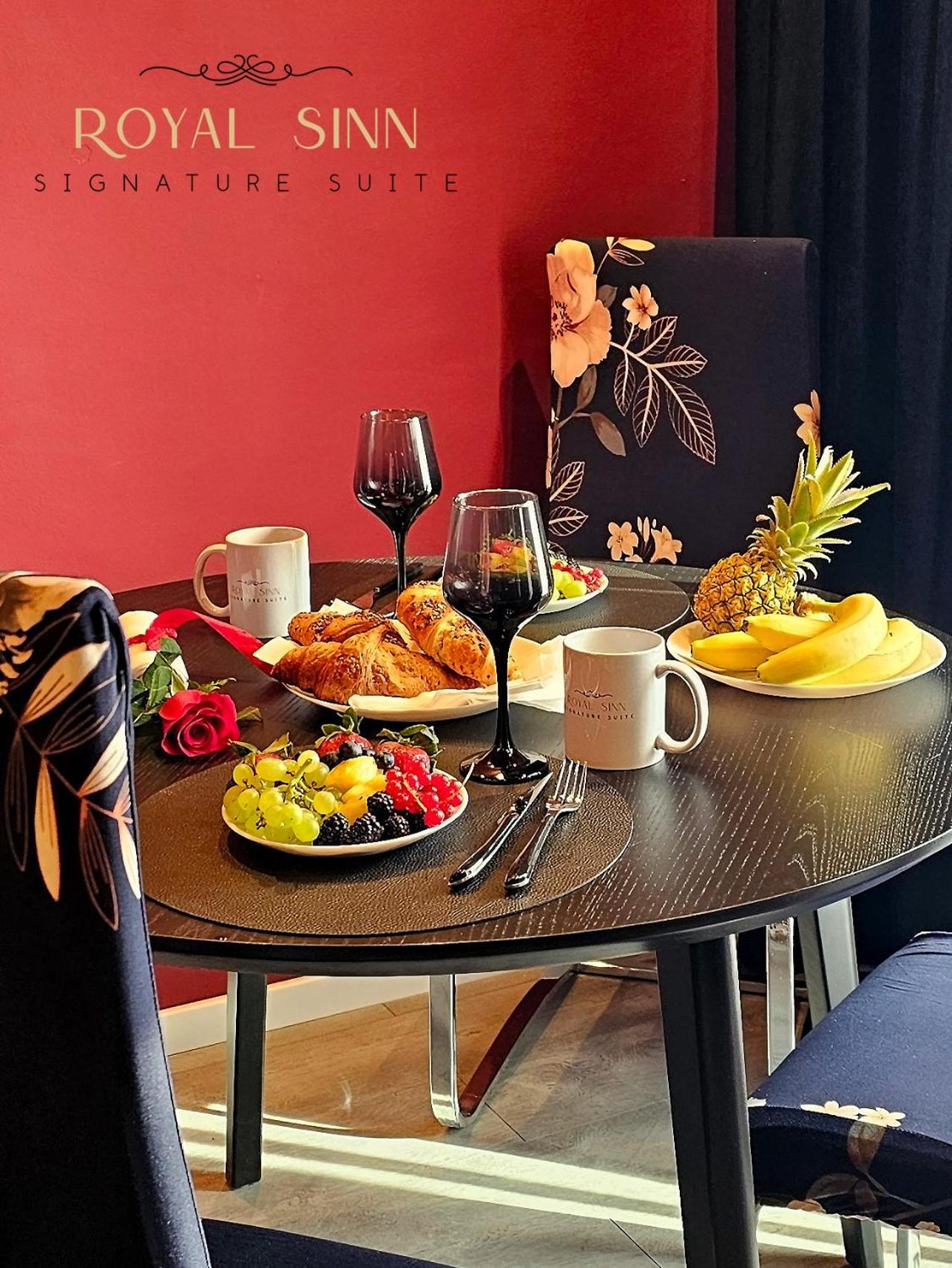 Royal Sinn Signature Suite Бухарест Экстерьер фото