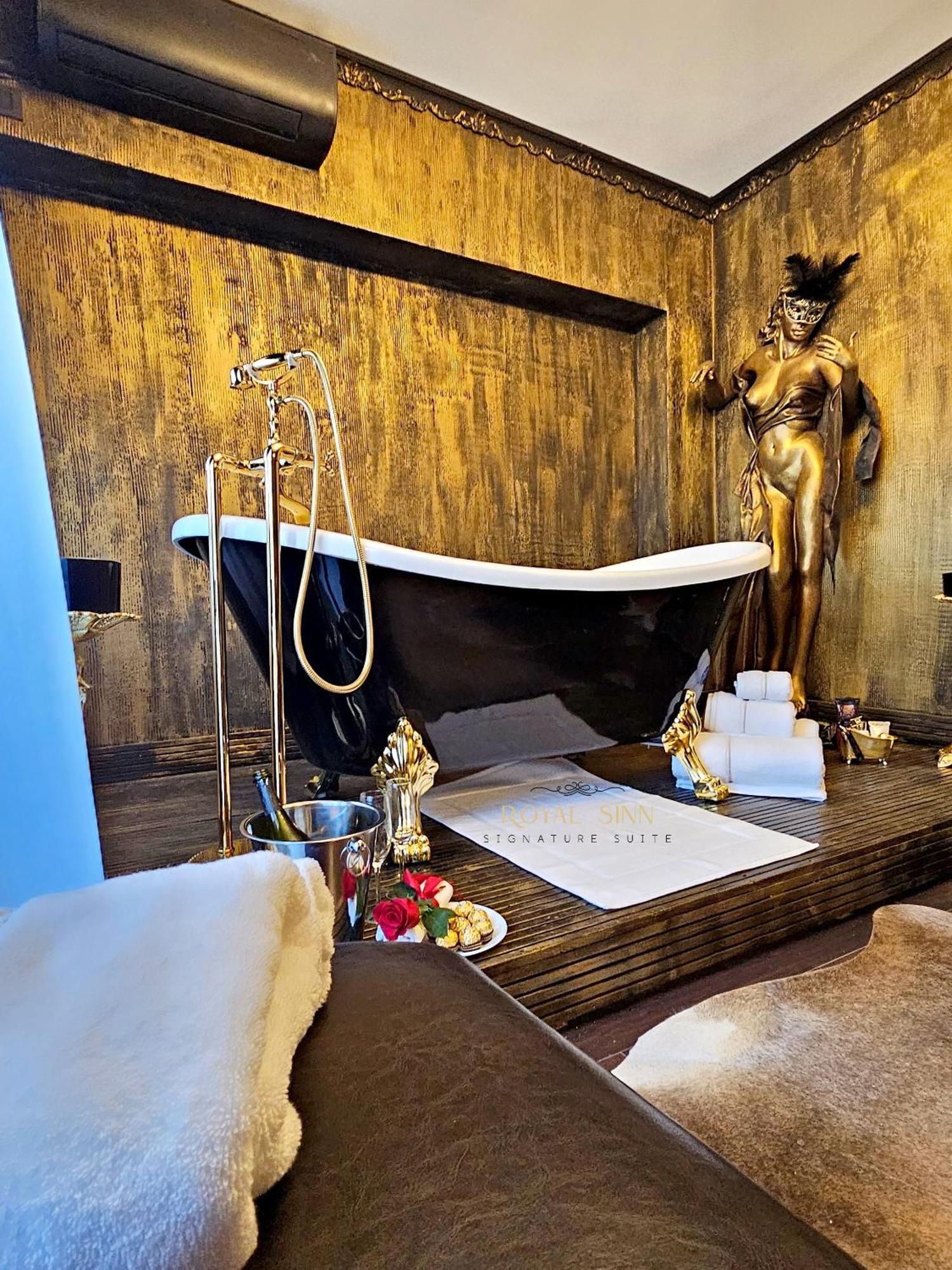 Royal Sinn Signature Suite Бухарест Экстерьер фото